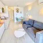 Climatise 4 Prsn / Vue Piscine & Vue Cap Esterel Appartement *