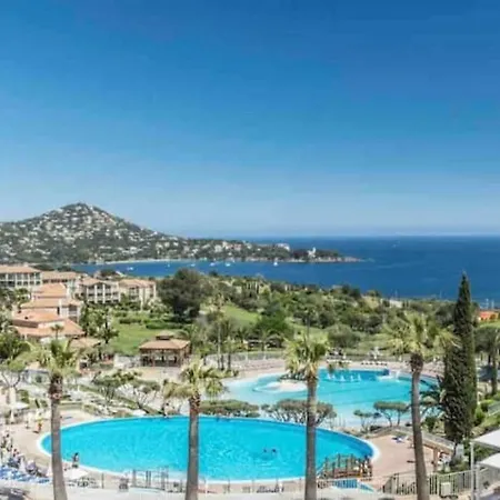 Climatise 4 Prsn / Vue Piscine & Vue Cap Esterel Lägenhet