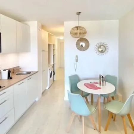 Climatise 4 Prsn / Vue Piscine & Vue Cap Esterel * Saint-Raphaël