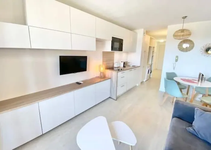 Appartement Climatise 4 Prsn / Vue Piscine & Vue Cap Esterel