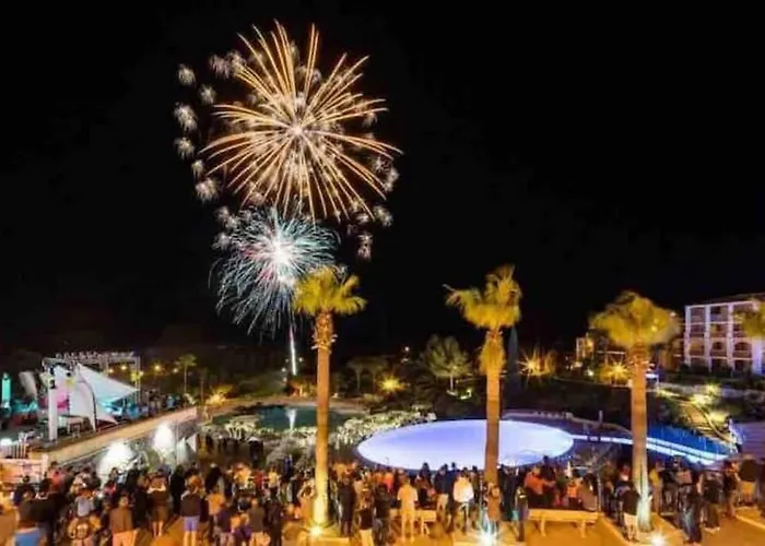 Appartement Climatise 4 Prsn / Vue Piscine & Vue Cap Esterel Saint-Raphaël