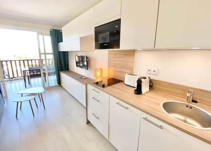 Climatise 4 Prsn / Vue Piscine & Vue Cap Esterel 아파트 Saint-Raphaël